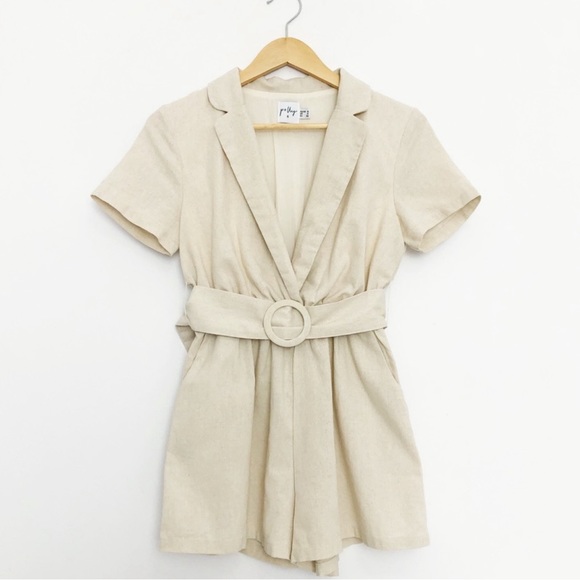 🎉Host Pick 🎉 Princess Polly Turin Romper Beige 4 Cute 🎉 - Picture 5 of 6